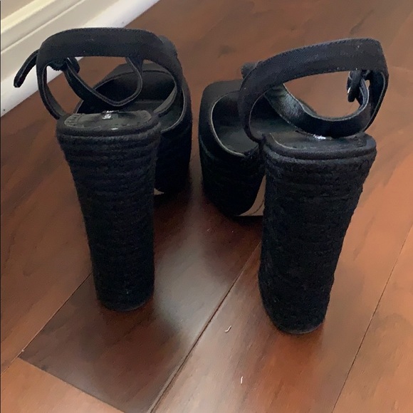 Shoes - Picture 4 of 4